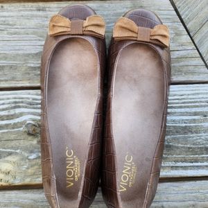 Vionic Flat Shoe